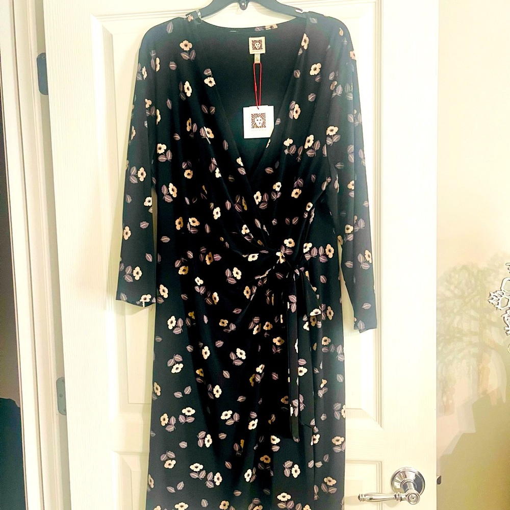 Gorgeous Anne Klein wrap dress